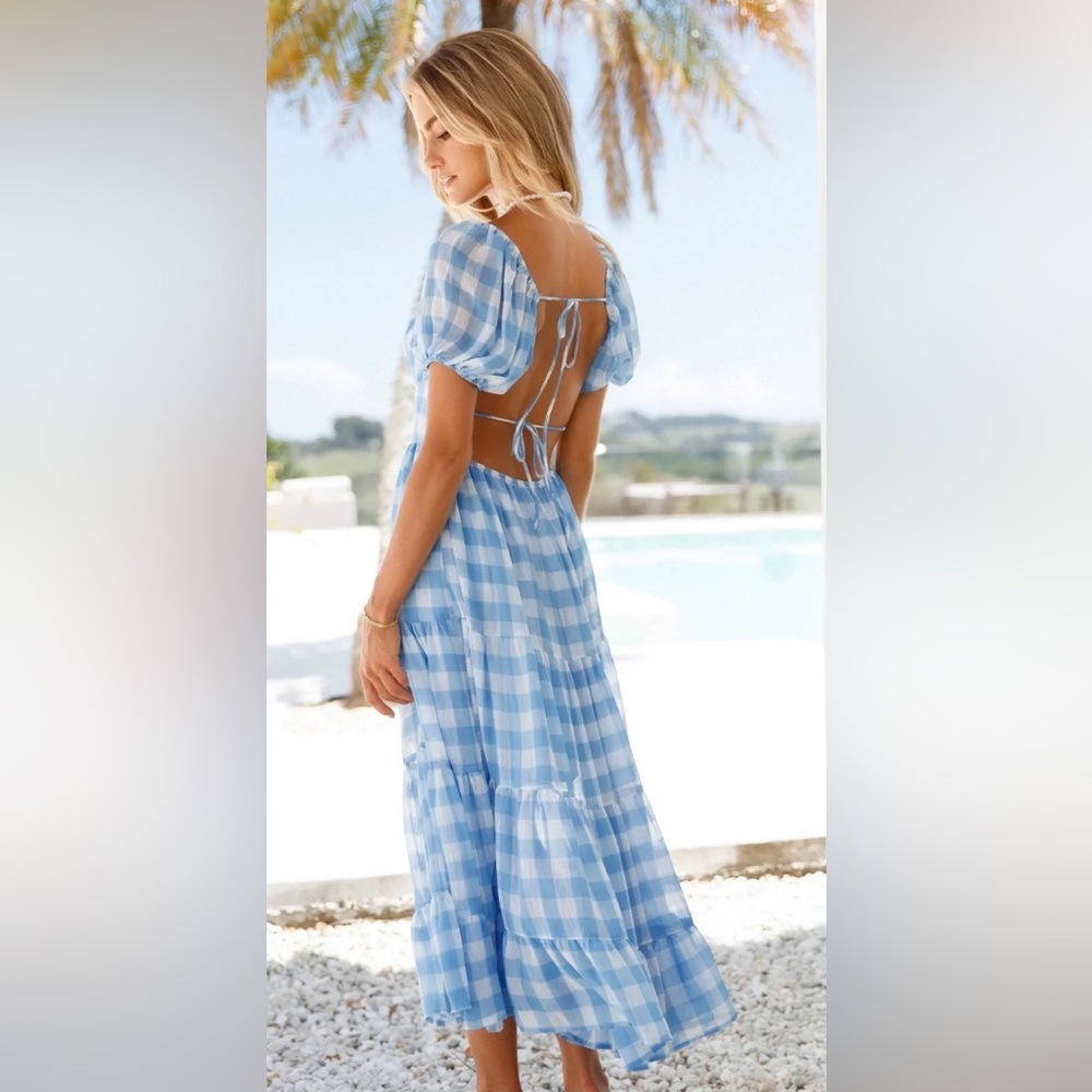 Francesca’s Mi Ami blue backless dress. Size Medium.